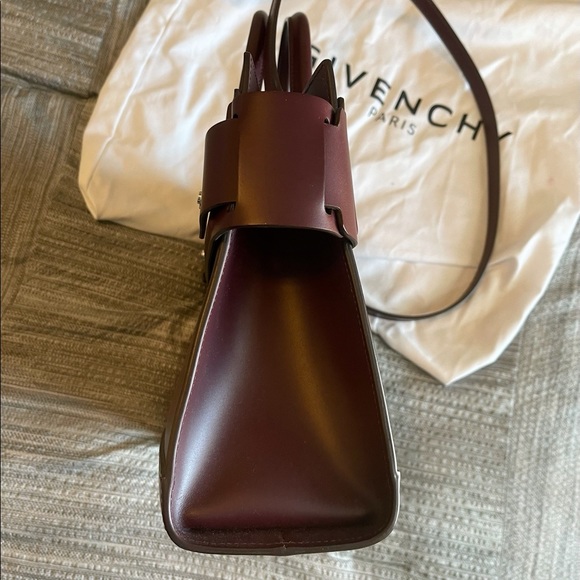 Authentic Givenchy Horizon bag - Picture 4 of 7